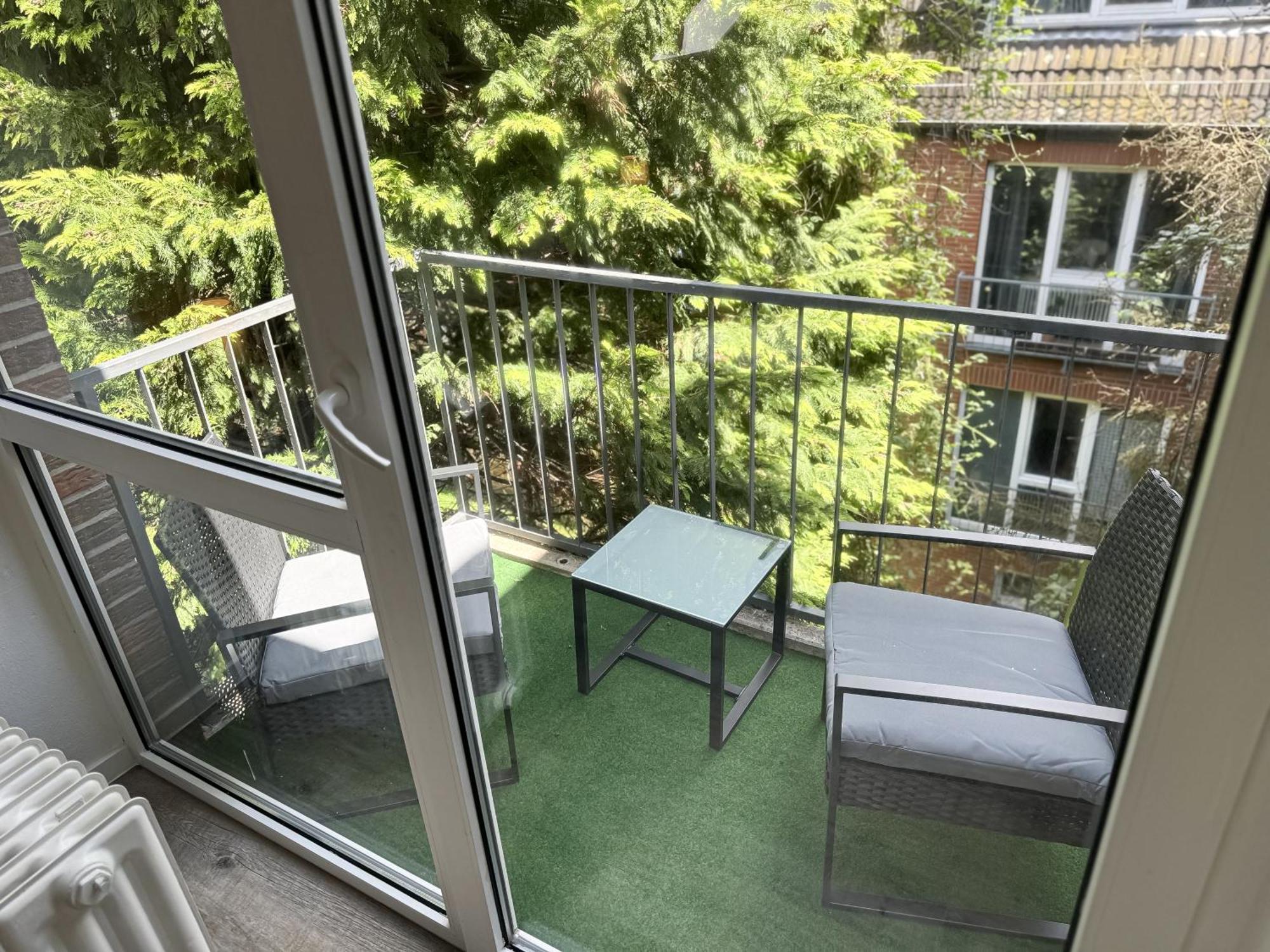 Immostay S#9 - Balkon Und Parkplatz, Naehe Mercedes Benz, Wifi, 4k Streaming